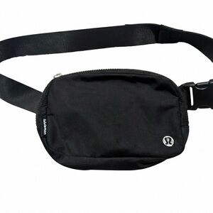 Lululemon Everywhere Belt Bag 1L - Black (Classic)